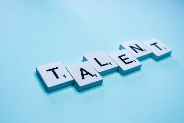 Quels outils de gestion des talents recommandés pour une entreprise en hypercroissance ?